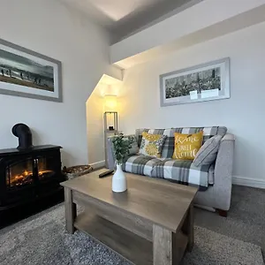 The Lookout, Apartment